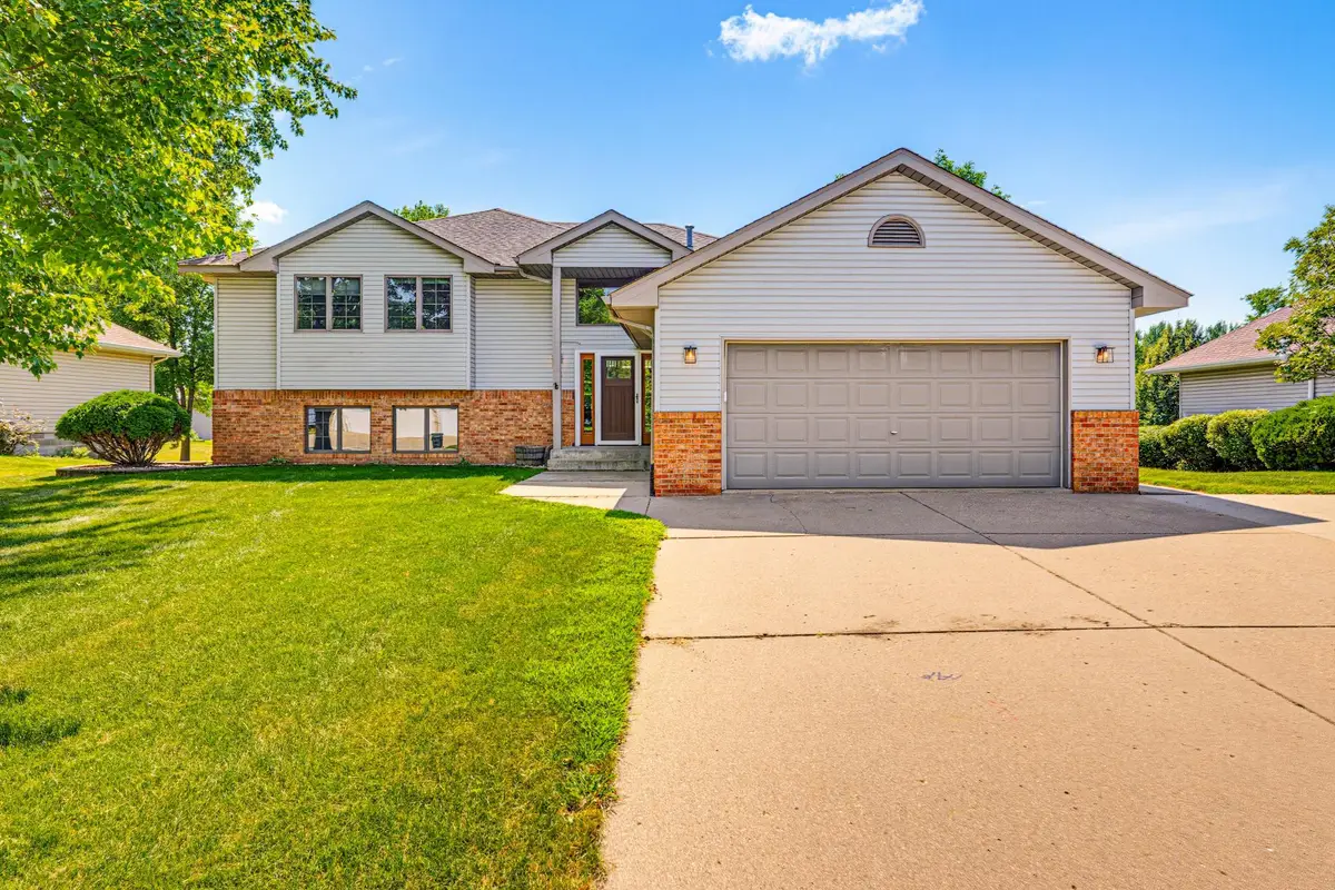160 Orchard Avenue Se, Hutchinson, MN 55350 - #1