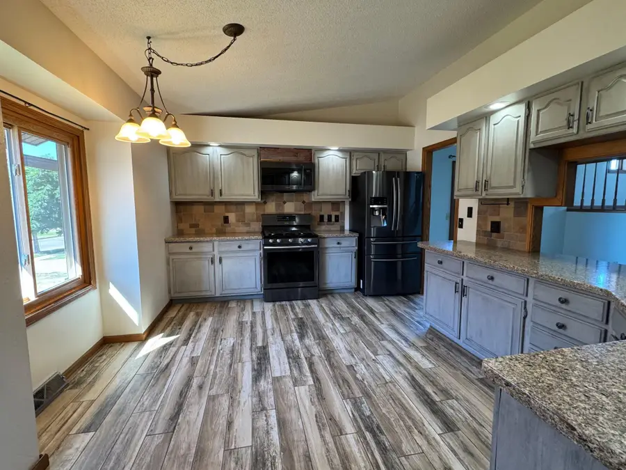 4002 Oak Knoll Drive, Eau Claire, WI 54701 - #3
