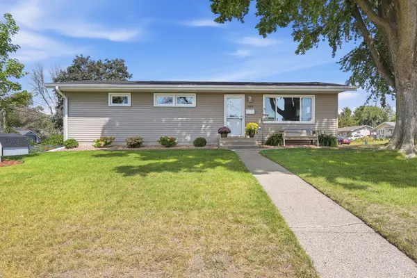 1008 9th Street Sw, Faribault, MN 55021