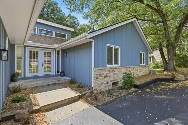 1592 Sherwood Court, Eagan, MN 55122