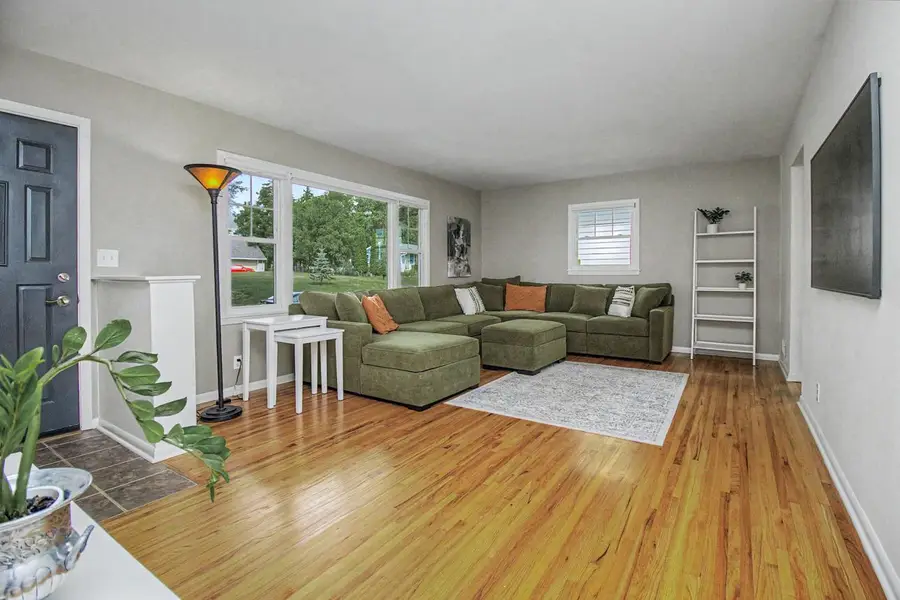 1424 Rhode Island Avenue N, Golden Valley, MN 55427 - #3
