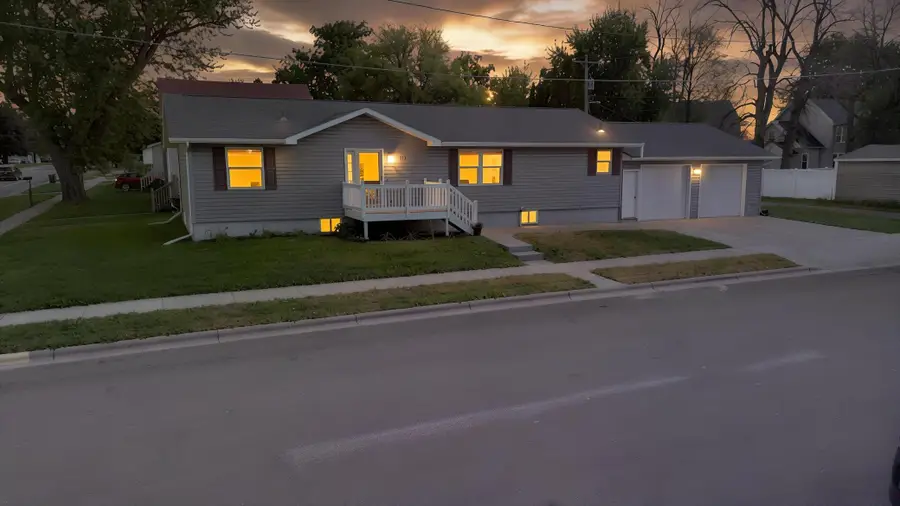 215 2nd Avenue Ne, Hayfield, MN 55940 - #3