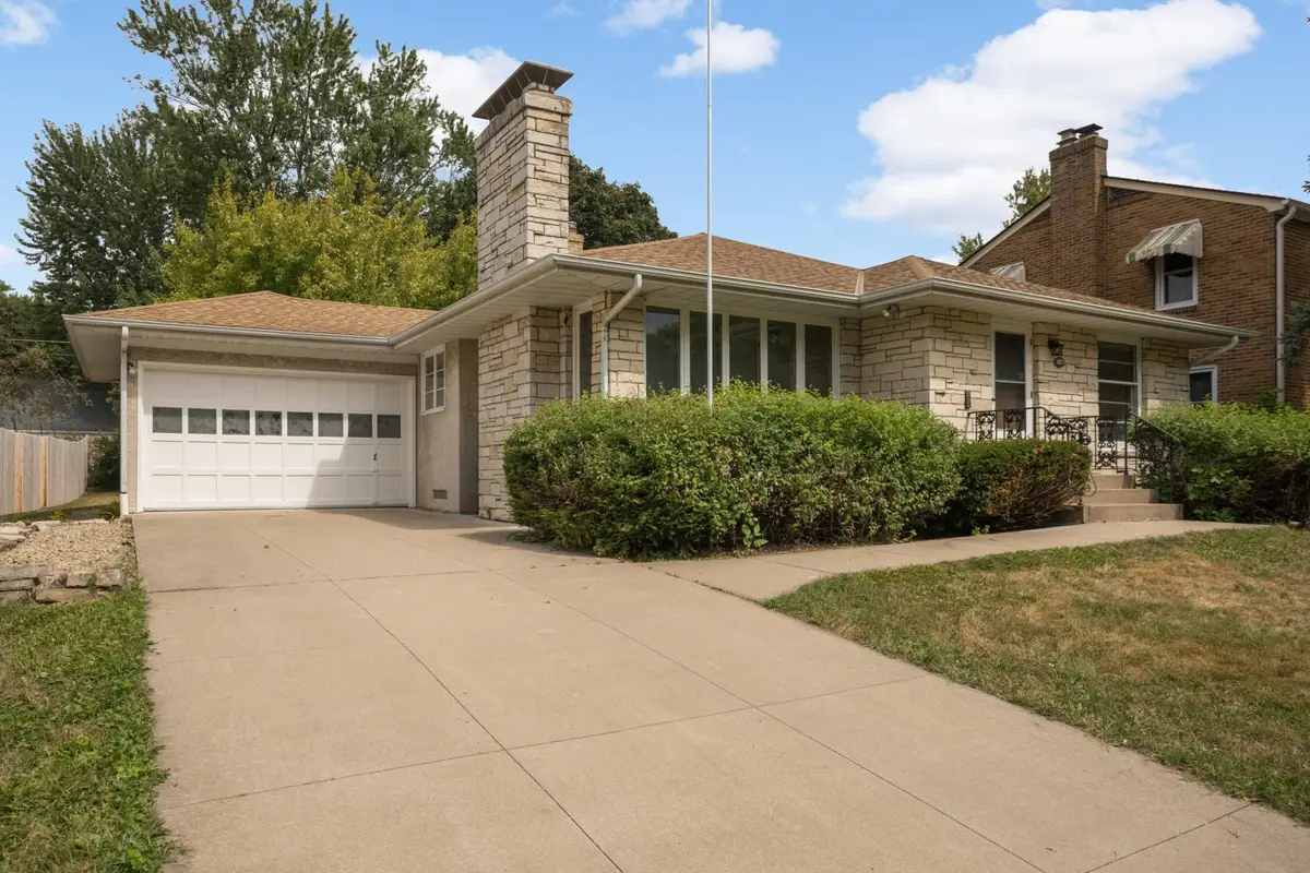 1009 Orange Avenue E, Saint Paul, MN 55106 - #1