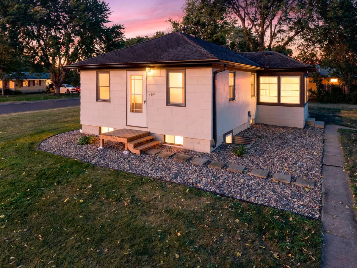 409 Clay Street S, Shakopee, MN 55379 - #1