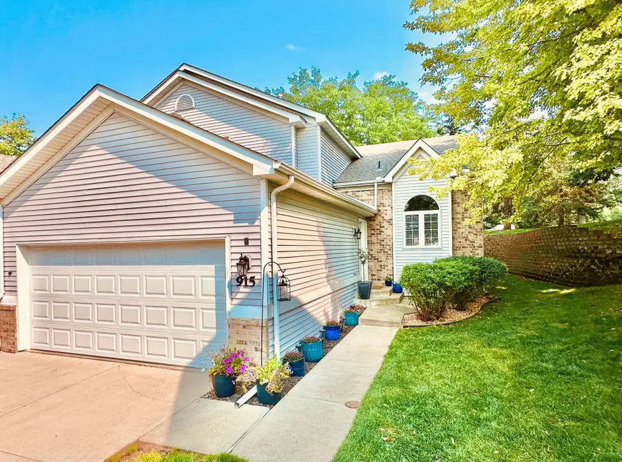 915 Kimberly Lane, Chanhassen, MN 55317 - #2
