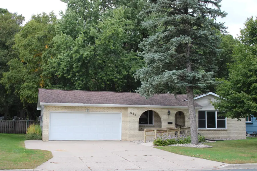 958 Jorgenson Street Se, Hutchinson, MN 55350 - #2
