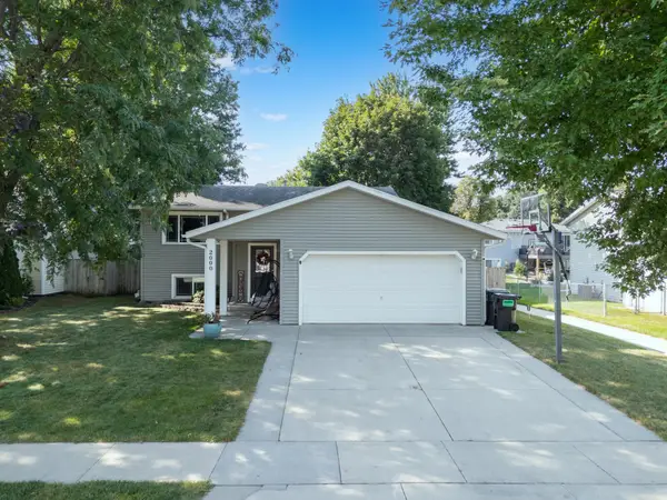 2000 23 1/2 Street Se, Rochester, MN 55904