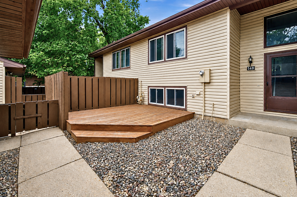 148 River Woods Lane, Burnsville, MN 55337