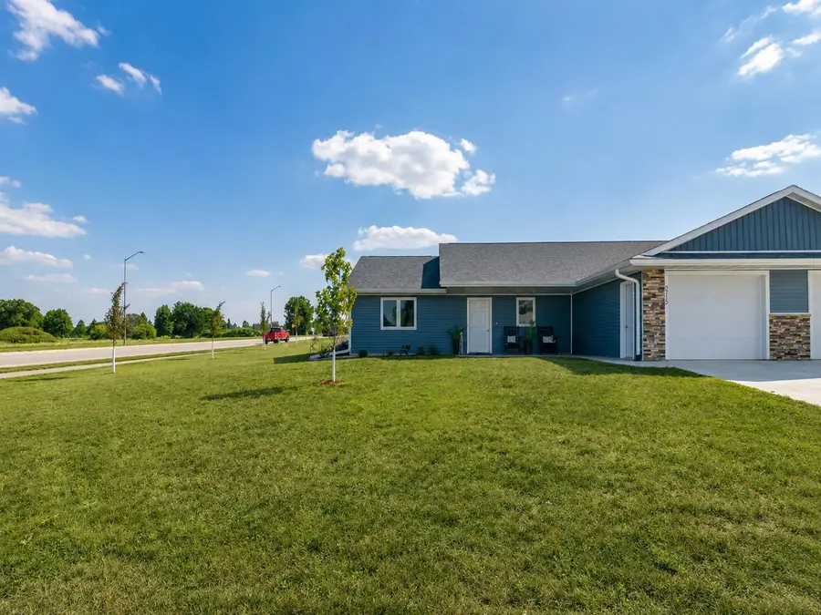 2215 Lake Avenue, New Ulm, MN 56073 - #2