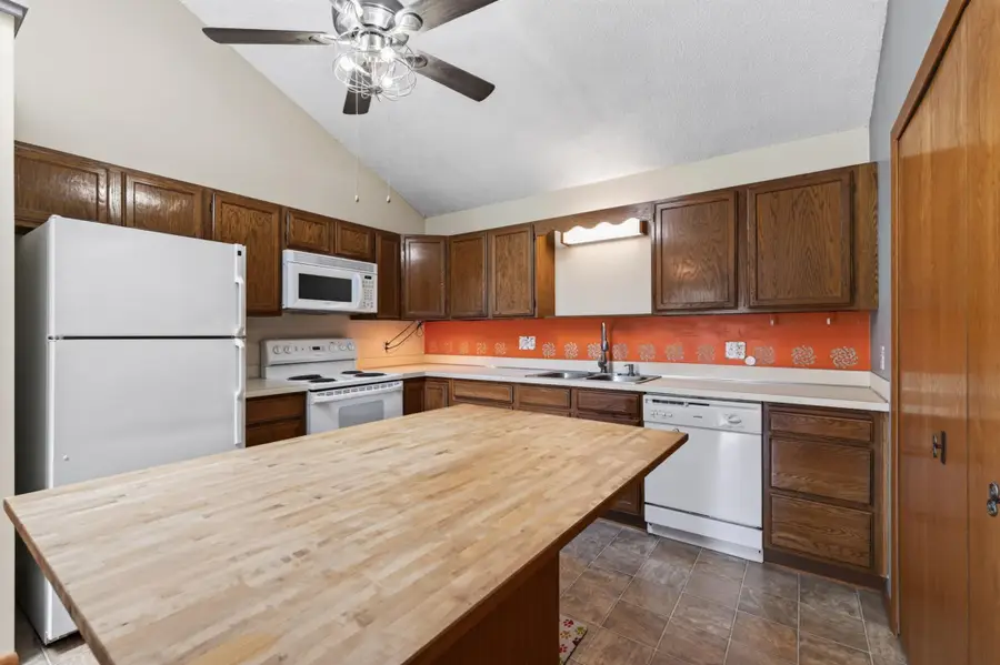 3276 Greenbrier Street #3276C, Vadnais Heights, MN 55127 - #2