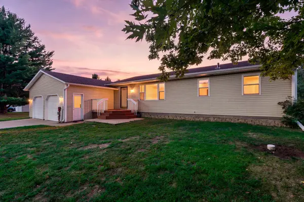 25000 Narcissus Street Nw, Isanti, MN 55040