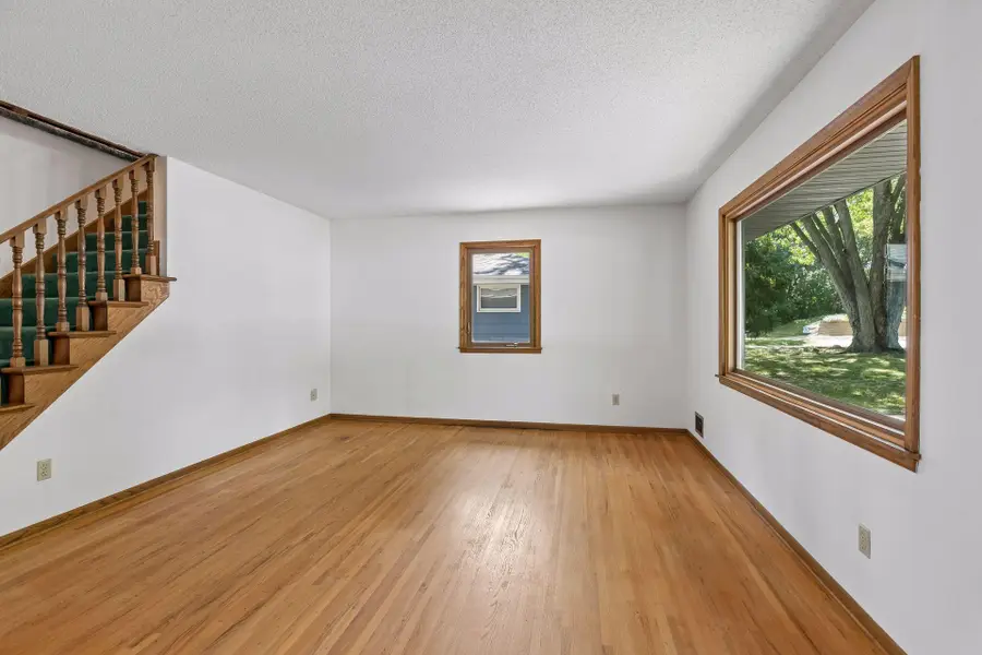 1528 Aquila Avenue N, Golden Valley, MN 55427 - #2