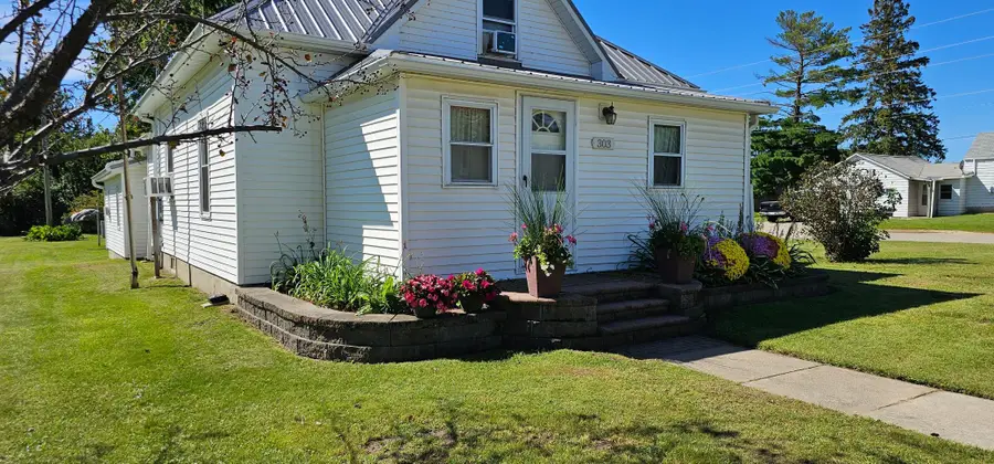 303 Minnesota Avenue E, Sebeka, MN 56477 - #3