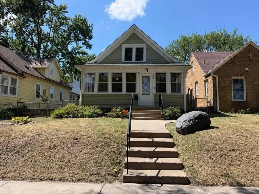 2955 Queen Avenue N, Minneapolis, MN 55411 - #3