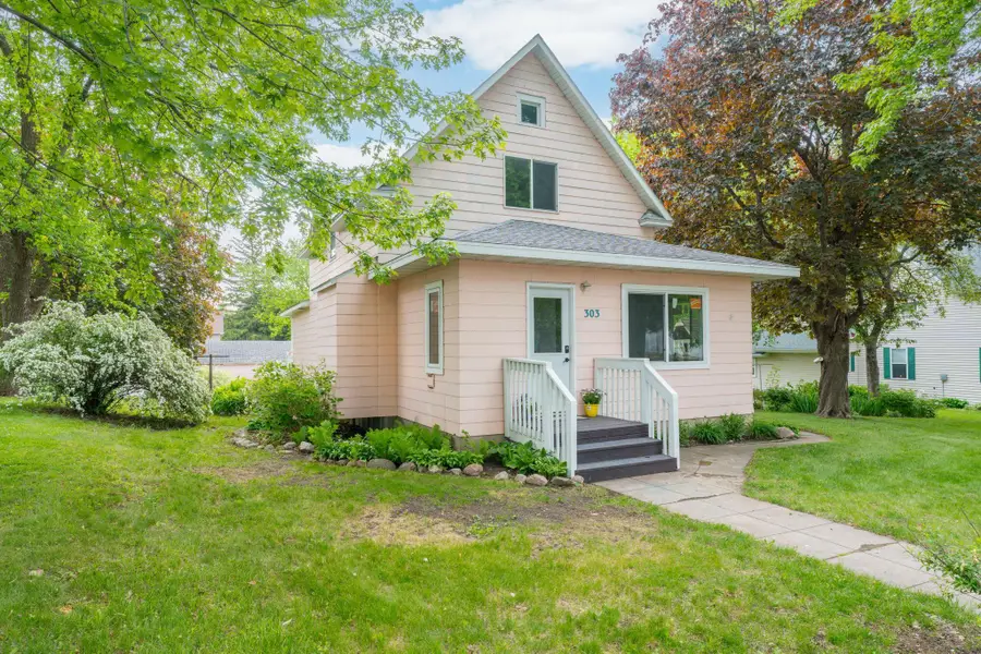 303 Broadway, Hanska, MN 56041 - #2