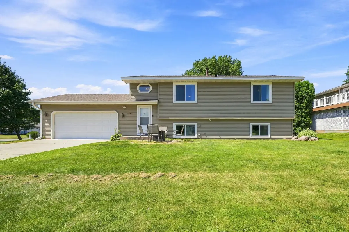 2201 Kessler Lane, Chaska, MN 55318 - #1