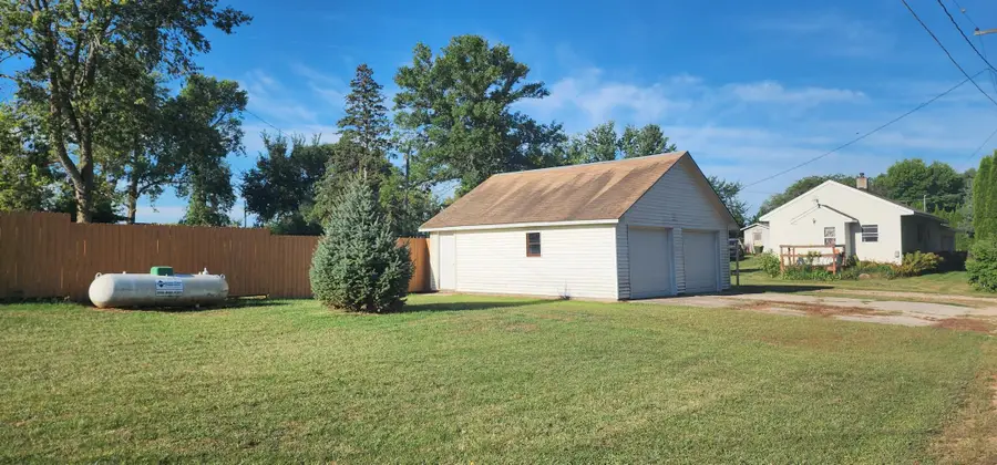 400 Short Line Avenue, Sunburg, MN 56289 - #2