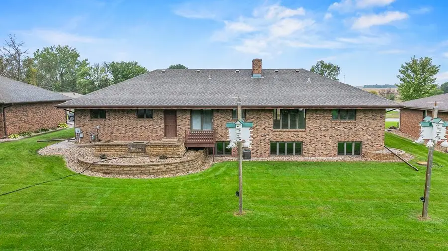 611 Dugdale Avenue, Worthington, MN 56187 - #3