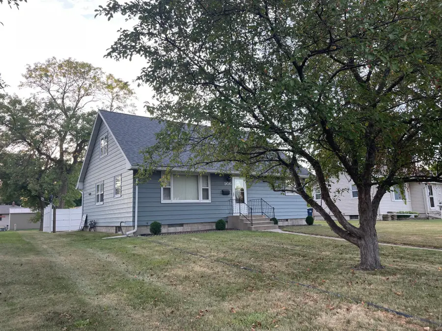 906 15th Street S, Benson, MN 56215 - #3