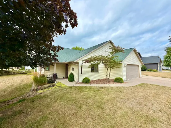 2520 Sunny Meadow Lane, Red Wing, MN 55066