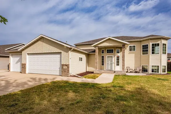 938 Parkway Drive, West Fargo, ND 58078