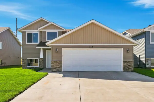 1121 Yellowstone Avenue, Saint Cloud, MN 56303