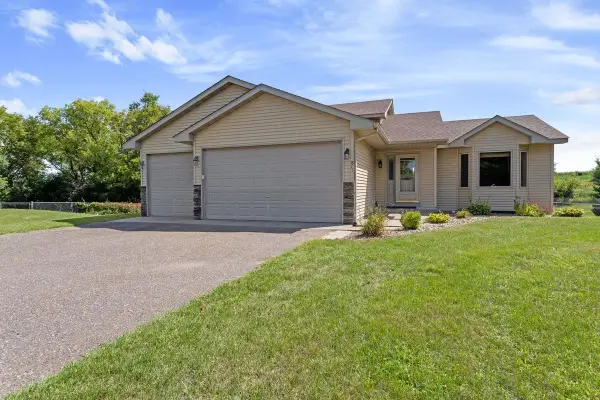 805 Pond View Court, Braham, MN 55006