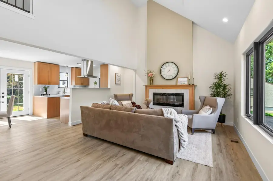 364 County Road C W, Roseville, MN 55113 - #2