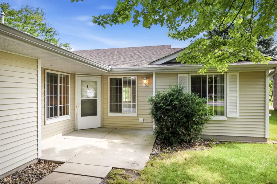 817 Greensview Court Nw, Hutchinson, MN 55350 - #2