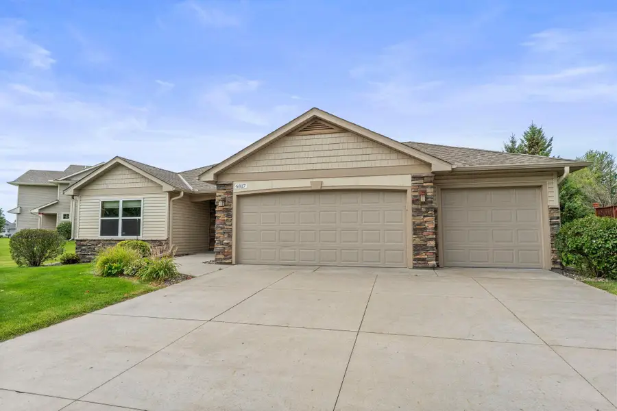 6817 90th Avenue N, Brooklyn Park, MN 55445 - #2