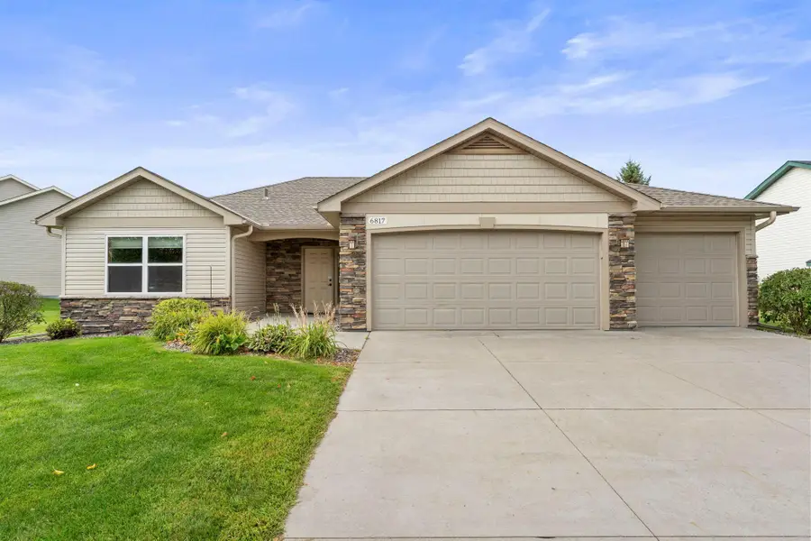6817 90th Avenue N, Brooklyn Park, MN 55445 - #3