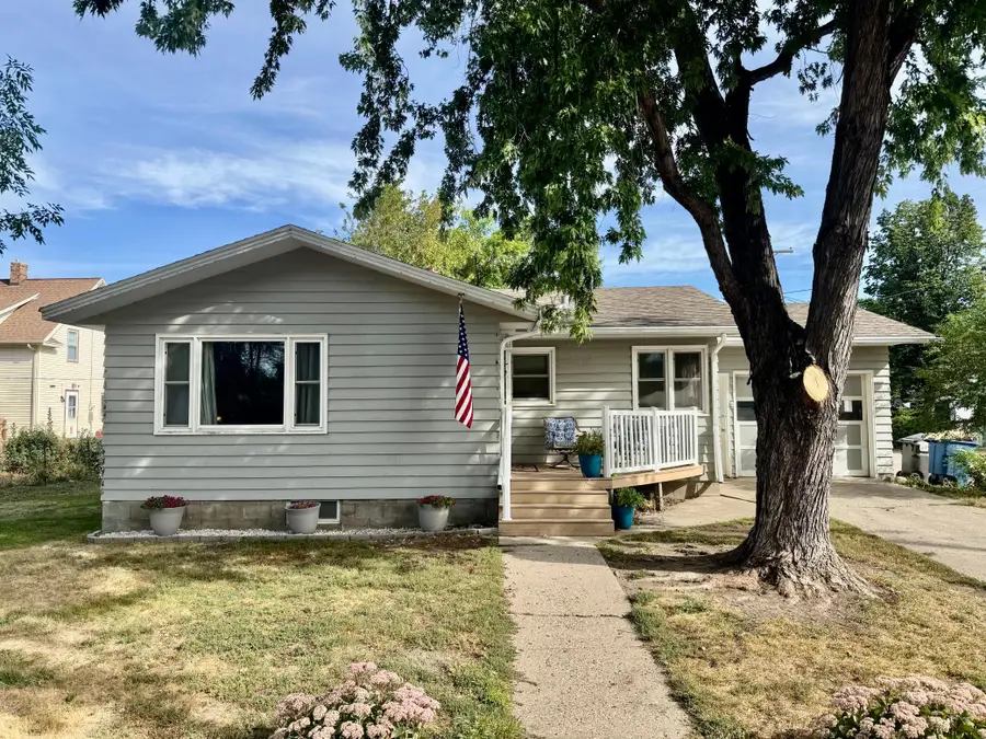 707 4th Street Se, Jamestown, ND 58401 - #2
