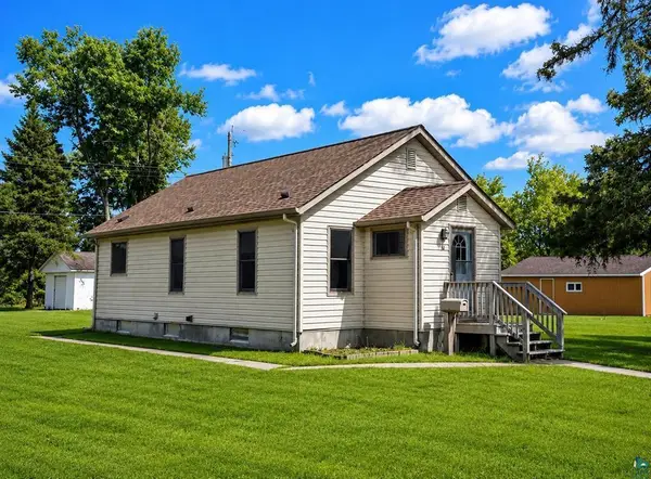 14 E 5th Avenue N, Aurora, MN 55705