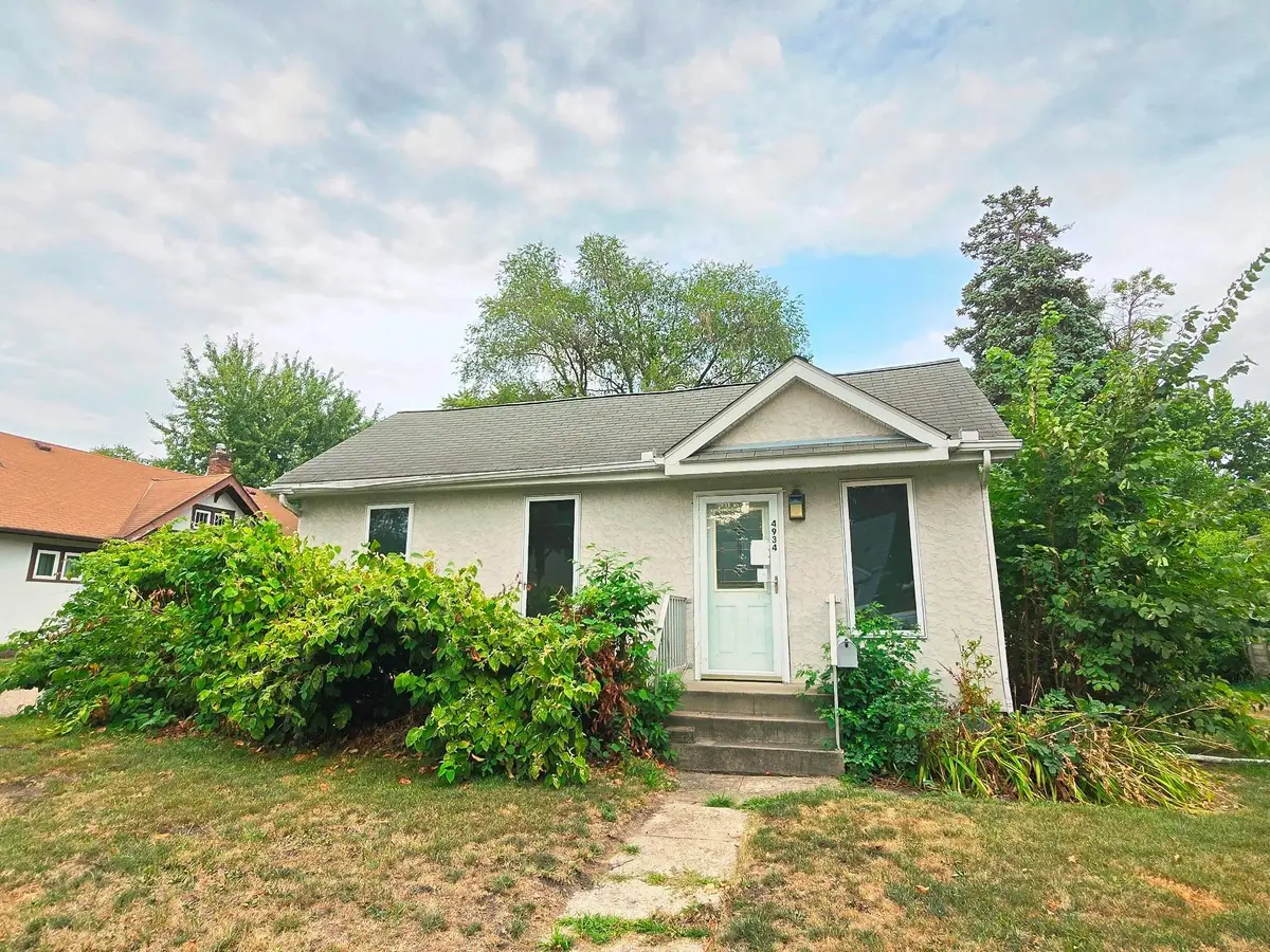 4934 Newton Avenue N, Minneapolis, MN 55430 - #1