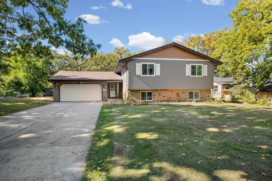 2625 Seans Way, North Saint Paul, MN 55109 - #2