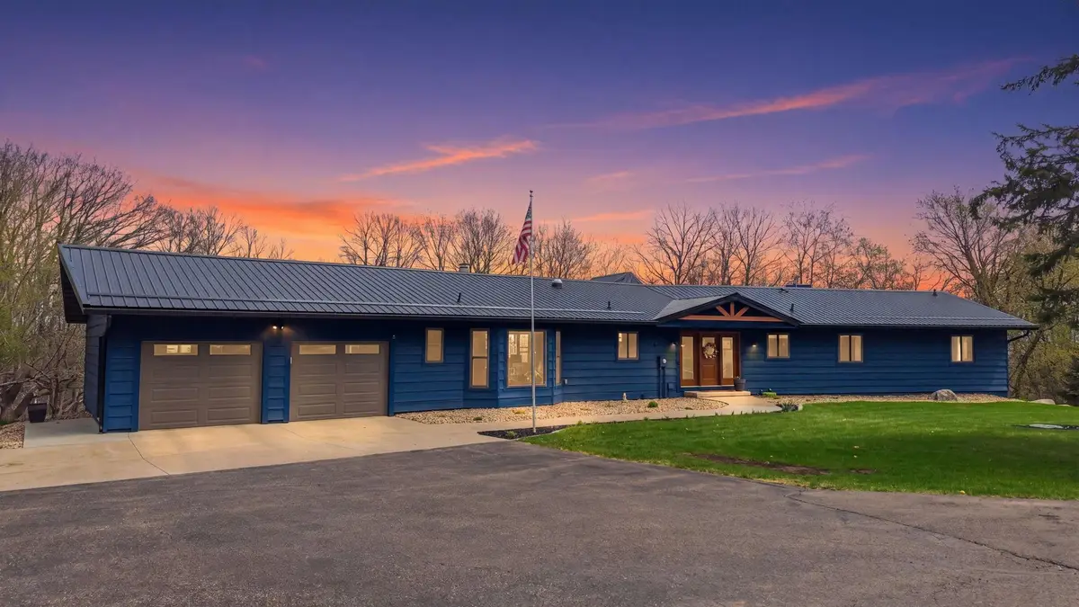 3015 Valleywood Drive Sw, Rochester, MN 55902 - #1