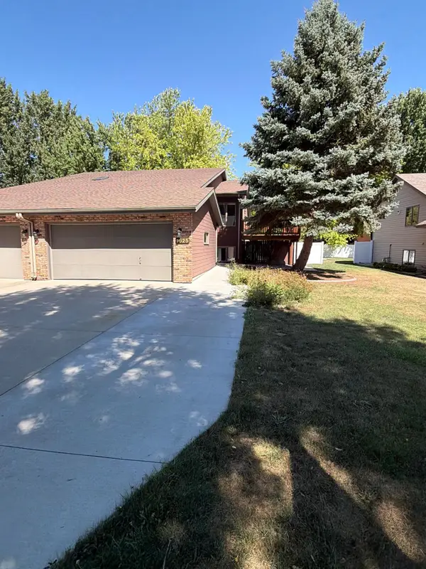 1625 30th Avenue S, Fargo, ND 58103