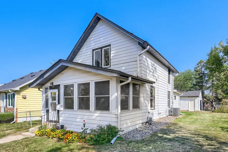 1885 Ivy Avenue E, Saint Paul, MN 55119 - #2