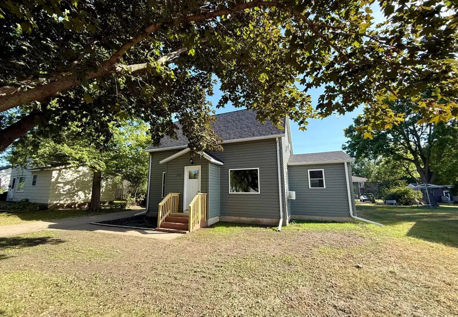 510 E Plum Street, Redwood Falls, MN 56283 - #2