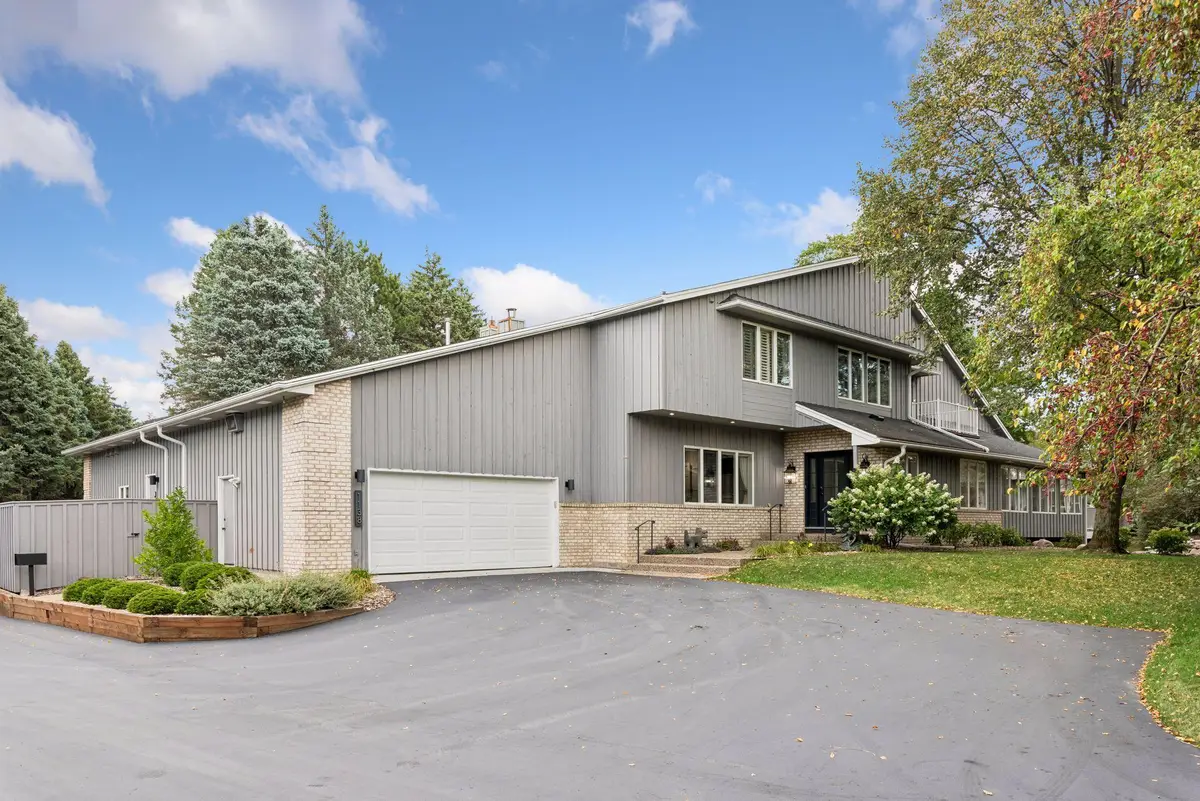 1138 Kingsley Circle N, Mendota Heights, MN 55118 - #1