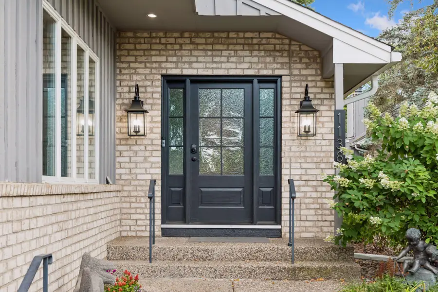 1138 Kingsley Circle N, Mendota Heights, MN 55118 - #2