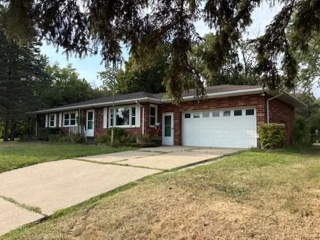 1445 Floral Drive W, Arden Hills, MN 55112 - #1