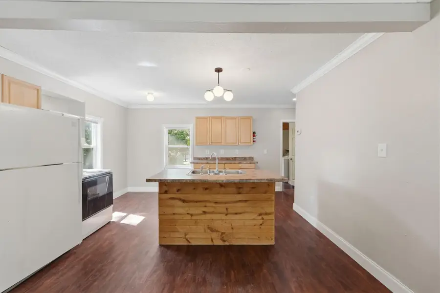 225 Cedar Street Ne, New London, MN 56273 - #2