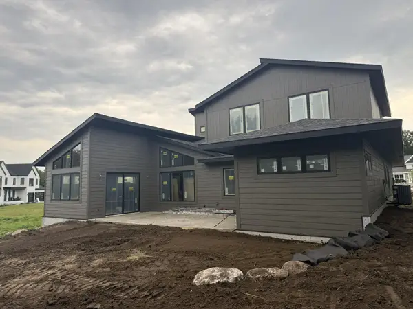 719 Ensconced Way, Chaska, MN 55318