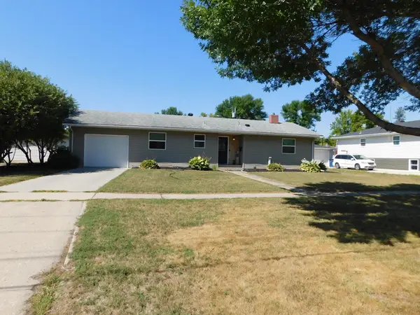 1017 17th Street N, Moorhead, MN 56560