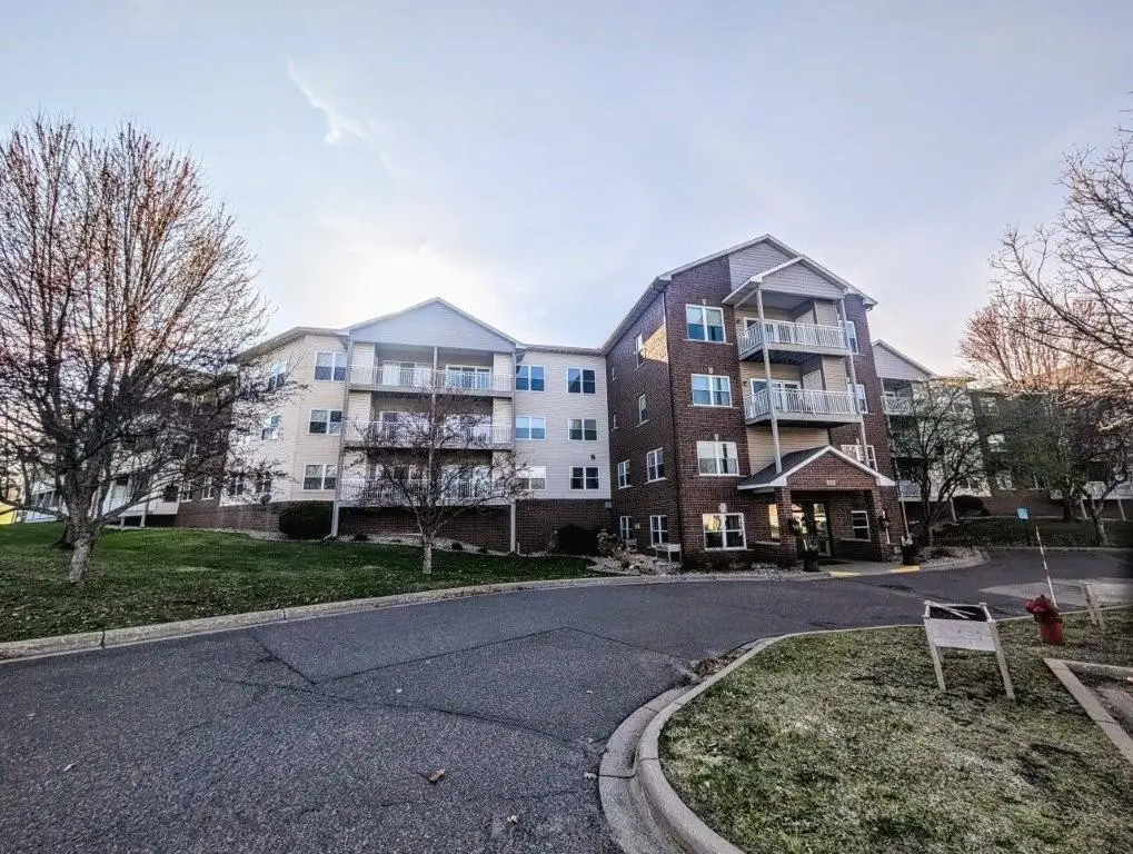 2231 Penn Place #213, North Saint Paul, MN 55109 - #1
