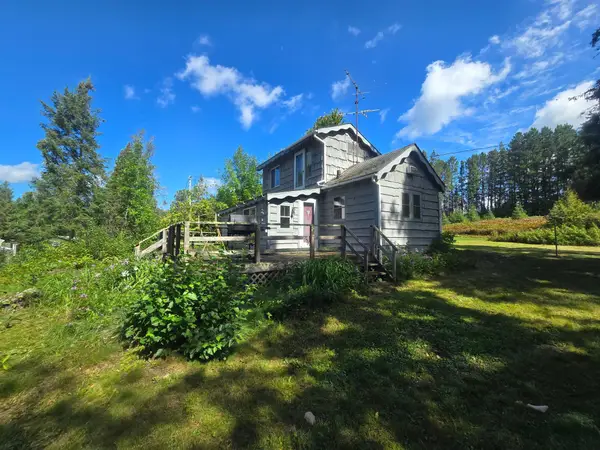 23140 Oak Lane, Bovey, MN 55709