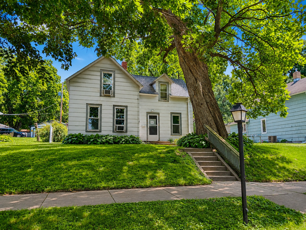 1017 N 6th Street, Mankato, MN 56001