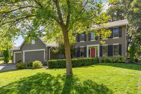 7164 Harrison Hill Trail, Chanhassen, MN 55317