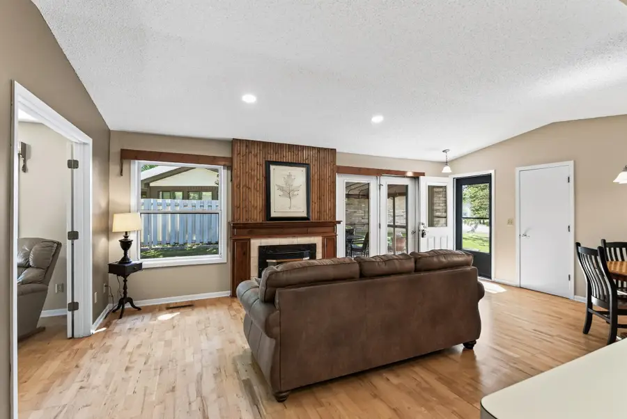 1190 Black Oaks Lane N, Plymouth, MN 55447 - #3
